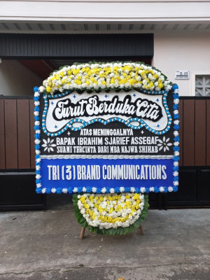 Papan Bunga Duka di Kolese